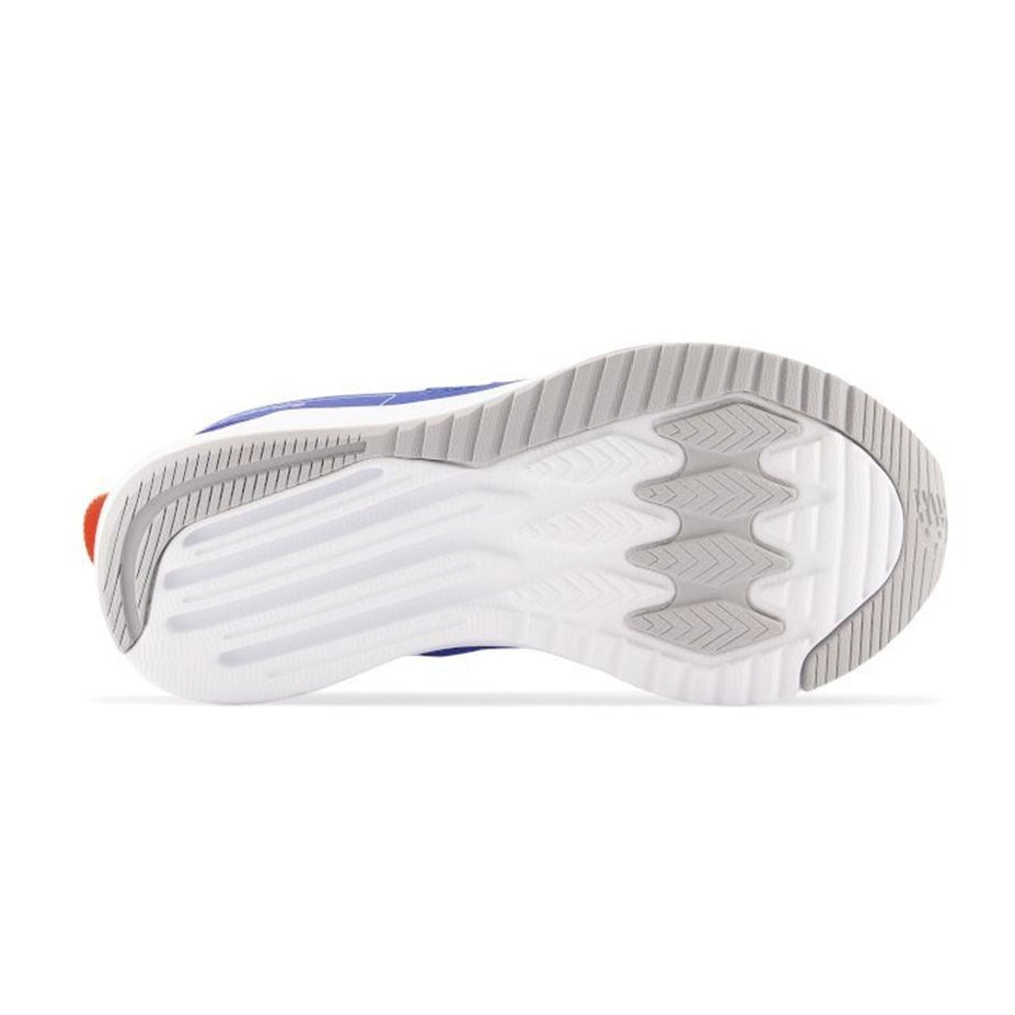 Talpa sneakerilor New Balance YK570LC3 albastru, design ușor și detalii pentru confort.