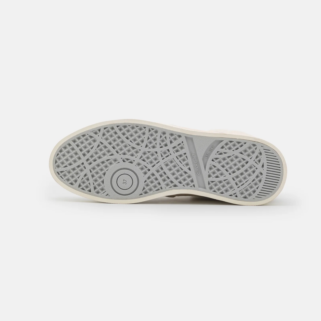 GANT Sneakers Avona Beige shoe sole view with intricate design and cushioning features.