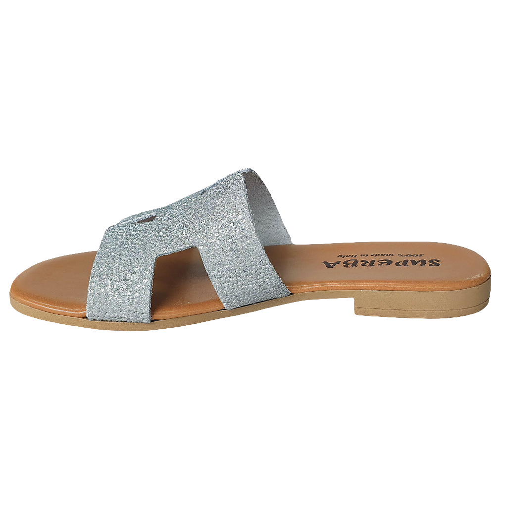 Papuci dama argintii din piele naturala, confortabili, destinați pentru vara 2025, made in Italy.