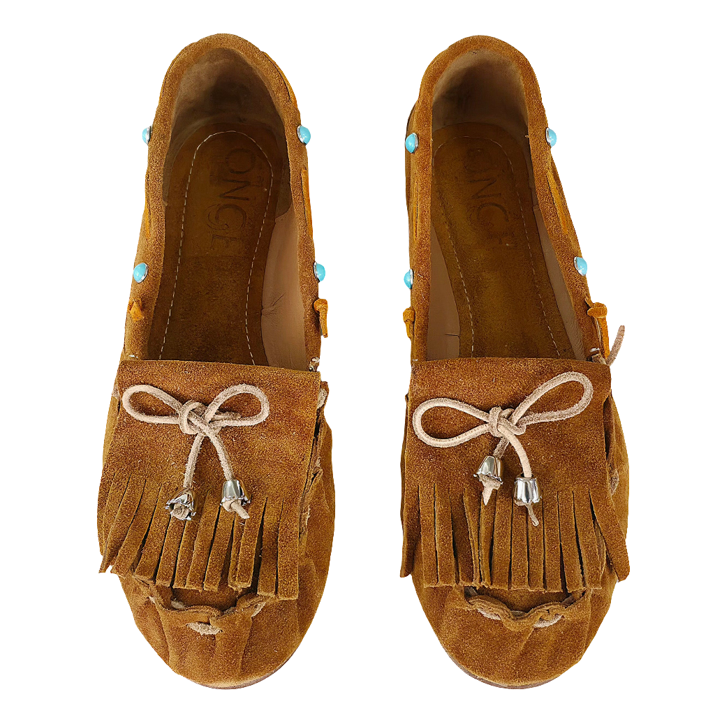 Pantofi casual dama din piele naturala intoarsa, maro, cu franjuri si detalii elegante, inaltime toc 1 cm, Made in Italy.