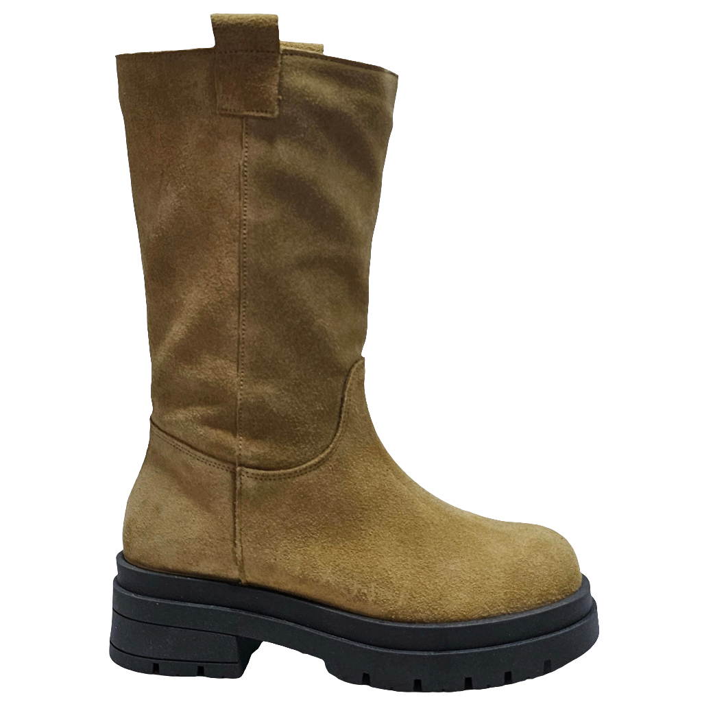 Cizme dama din piele intoarsa, culoare taupe, cu tocul de 5 cm, din colectia Toamna Iarna 2024, Made in Italy.