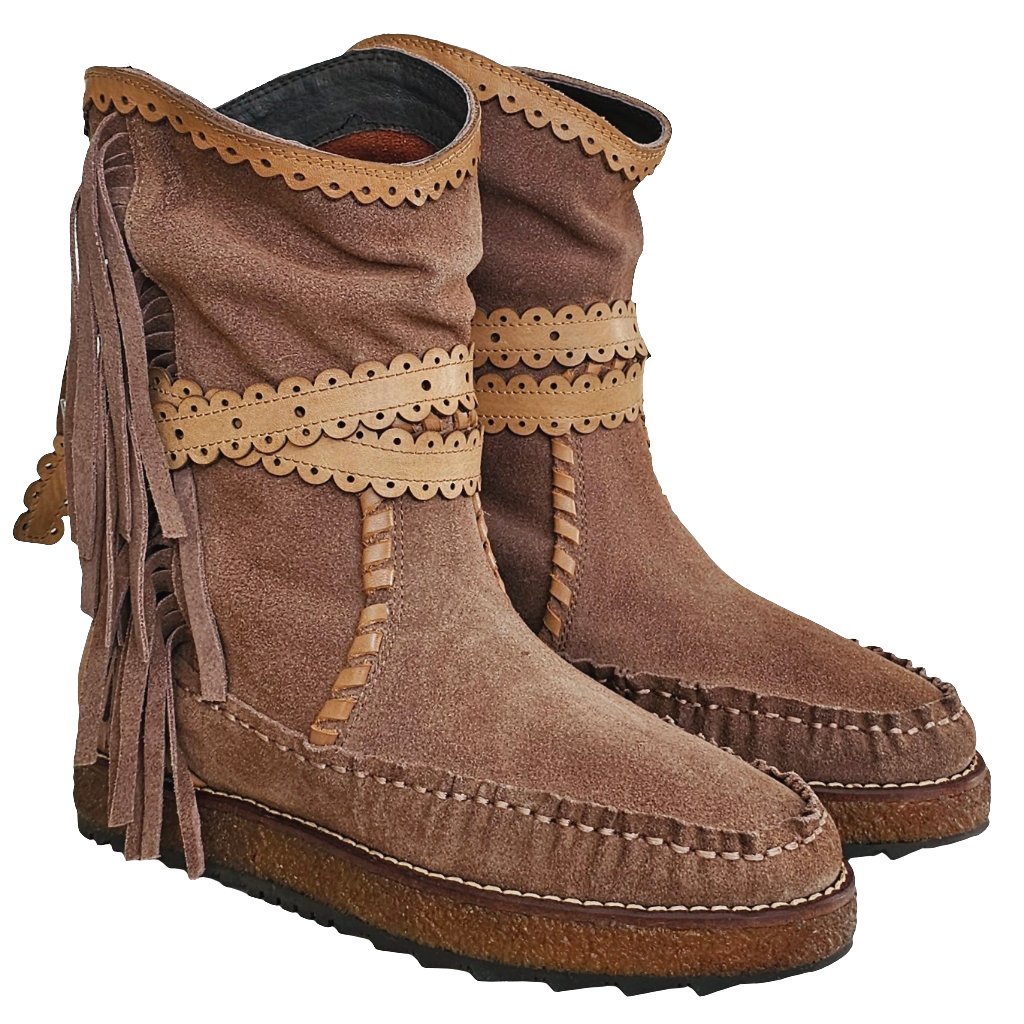 Ghete dama din piele naturala intoarsa, maro roscat/bej, cu franjuri, din colectia Toamna Iarna 2024.