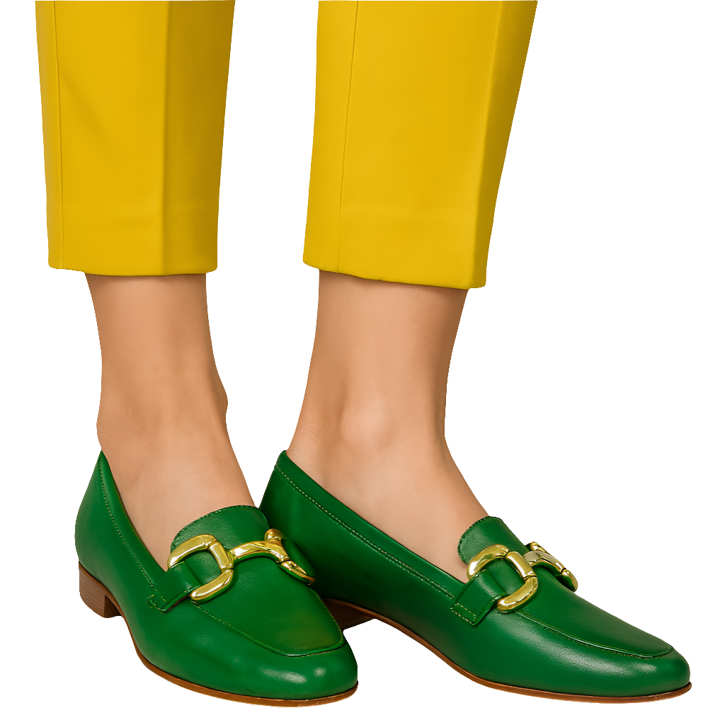 Pantofi dama din piele naturala verde cu detalii aurii, flexibili si comozi, Colectia Primavara/Vara 2025.