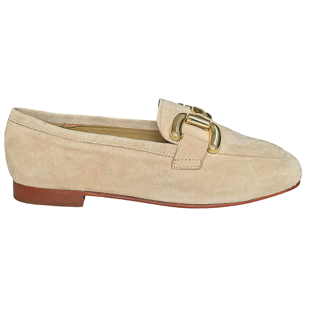 Pantofi dama din piele naturala intoarsa nude, cu detalii aurii, din colectia Primavara/Vara 2025.