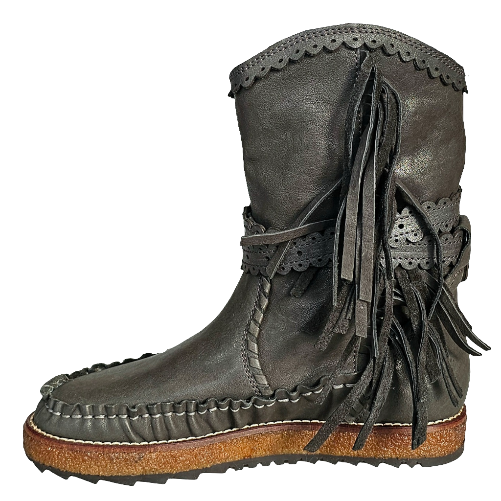 Ghete dama din piele naturala gri cu franjuri, model tubular, din colectia Toamna Iarna 2024, made in Italy.