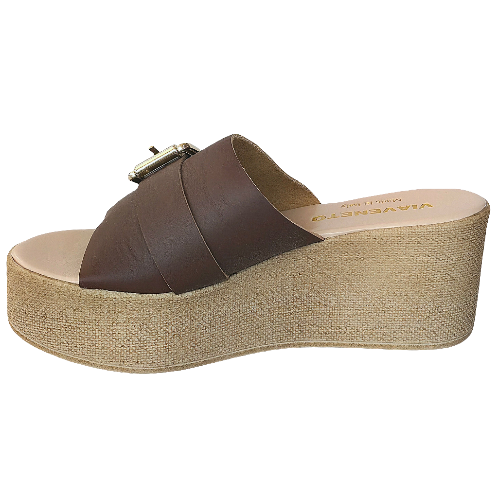 Papuci dama din piele naturala maro cu platforma, Made in Italy, Colectia Vara 2025, stil elegant si confortabil.