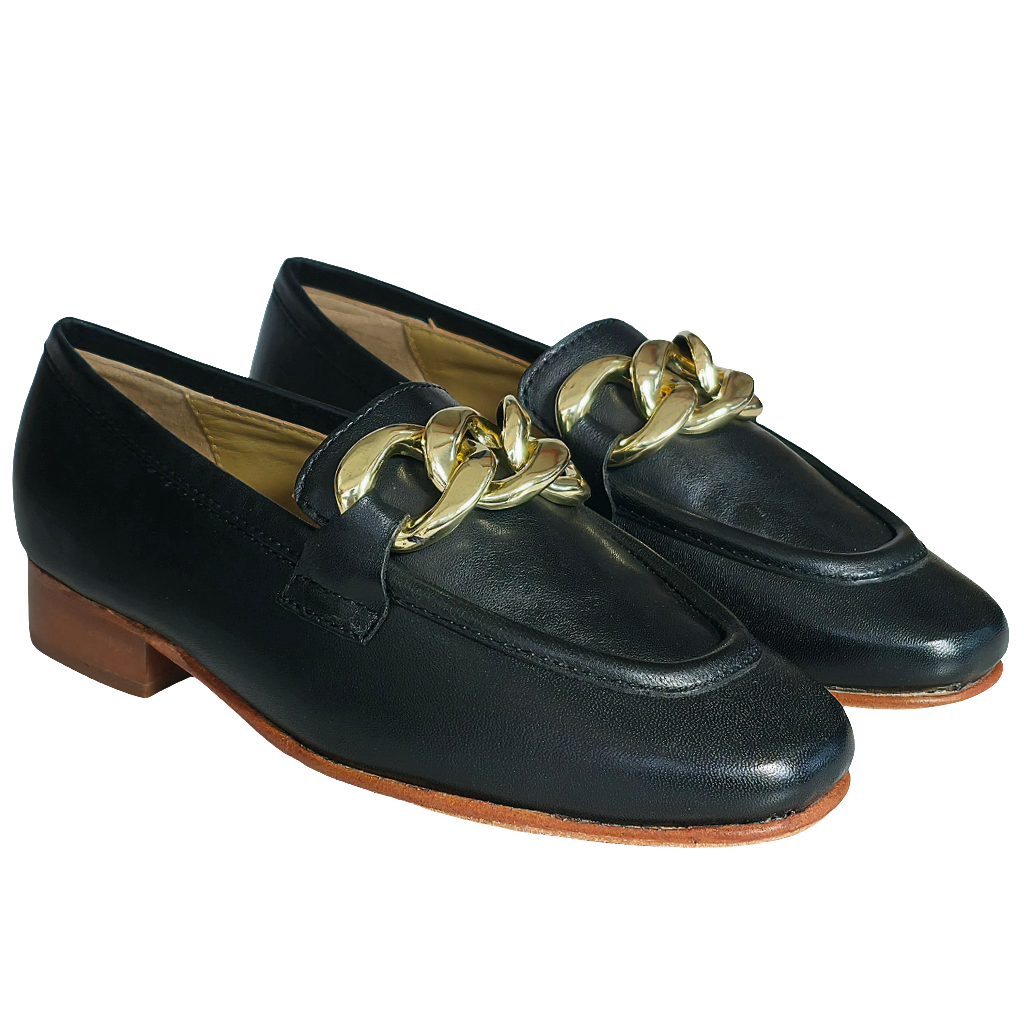 Pantofi dama din piele naturala negri cu detaliu aurit, colectia Primavara/Vara 2025, extrem de confortabili.