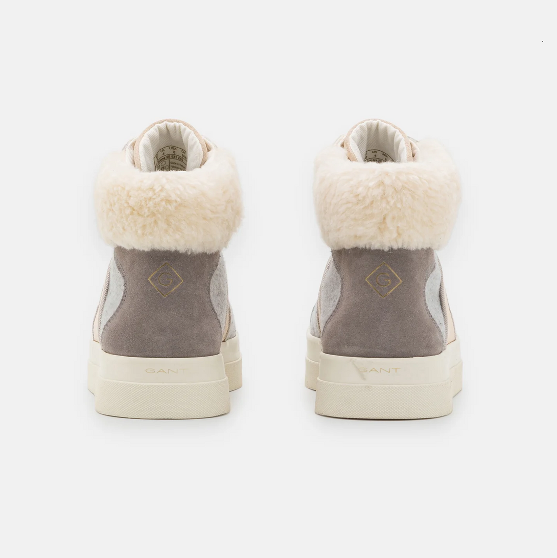 GANT Sneakers Avona Beige back view featuring suede and faux fur detailing.